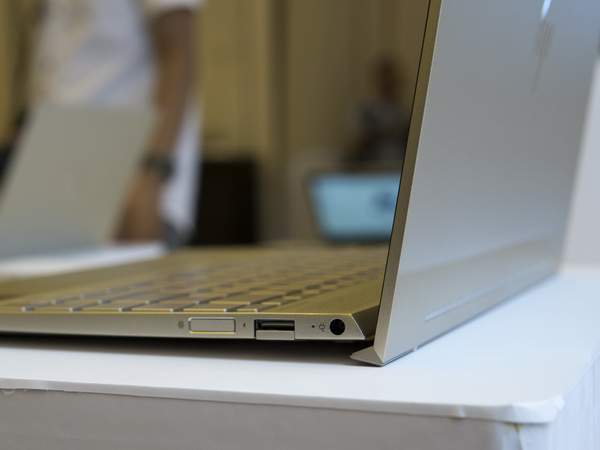 Cận cảnh laptop HP Envy 13 2018 siêu mỏng nhẹ giá từ 20,99 triệu đồng 9