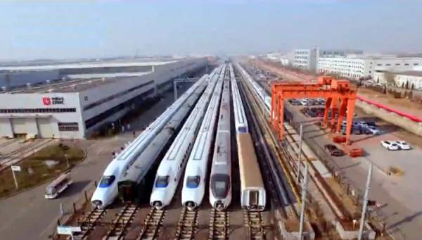 Nhà máy đóng tàu cao tốc rộng bằng 248 sân bóng ở Trung Quốc
