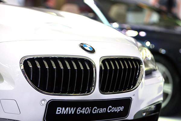 126 công-ten-nơ xe BMW gian lận thương mại đã tái xuất 2