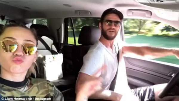 Liam Hemsworth đáp trả tin đồn chia tay Miley Cyrus 4