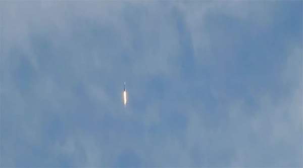 Tên lửa NASA tạo sóng âm phá tan cầu vồng