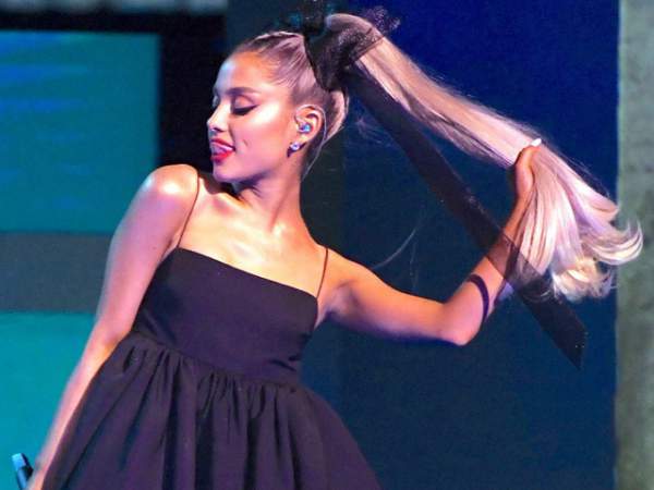 Lý do “công chúa pop” Ariana Grande luôn để tóc đuôi ngựa buộc cao