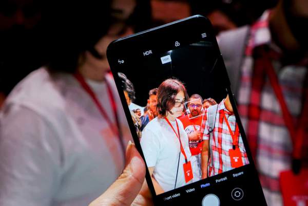 Trên tay Xiaomi Mi A2 camera kép 20 "chấm", giá 5,9 triệu đồng vừa ra mắt 8