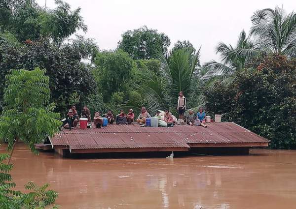 Làng mạc Lào chìm biển nước sau sự cố vỡ đập thủy điện 6