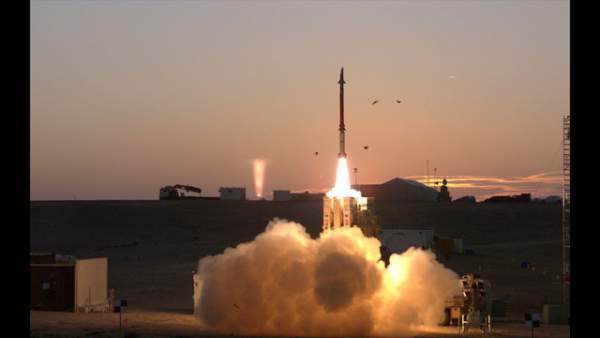 Tưởng nhầm bị tấn công, Israel lần đầu dùng lá chắn triệu USD chặn tên lửa Syria