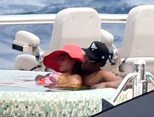 Vợ chồng Beyonce Knowles thư giãn trên du thuyền 180 triệu USD 4