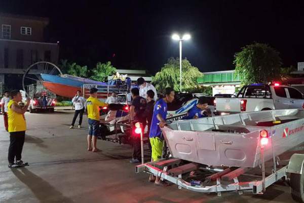 Nhóm giải cứu đội bóng Thái Lan đến Lào hỗ trợ