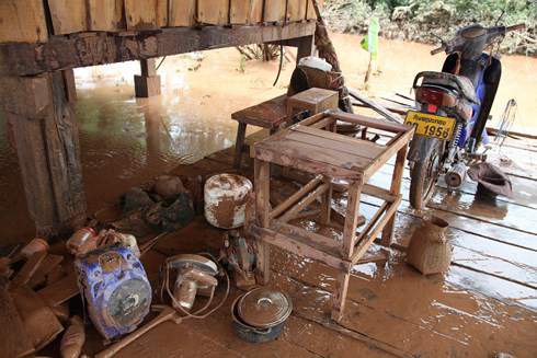 Vỡ đập thủy điện tại Lào: “Nước lên nhanh nên không kịp mang gì hết“