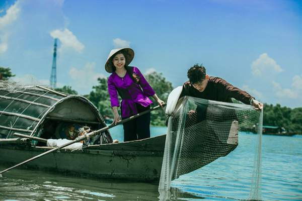 Ảnh cưới tái hiện cuộc sống dân vạn chài trên dòng Hương Giang 7
