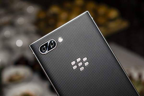 BlackBerry Key2 chính thức lên kệ, giá 16,99 triệu đồng 2
