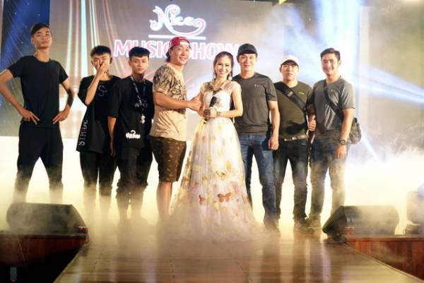 Quang Hà tái xuất bên Thanh Hà, Hồng Liên trong đêm nhạc Nice Music Show 3