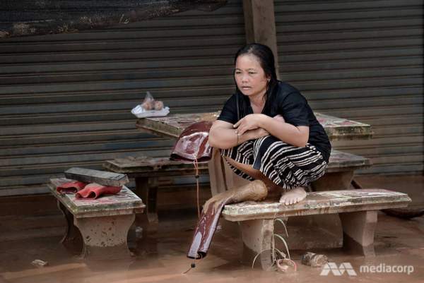 Rơi nước mắt câu chuyện của nạn nhân sống sót sau vụ vỡ đập ở Lào 3