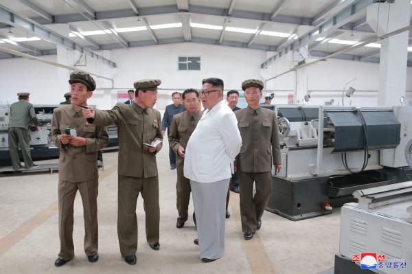 Khi ông Kim Jong-un “rời xa” các cơ sở tên lửa 13