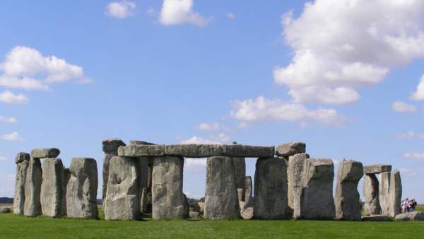 Bí mật bên dưới bãi đá Stonehenge 5.000 năm tuổi