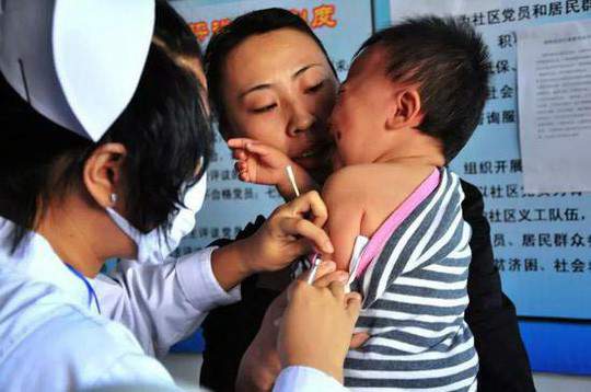 Bê bối vắc-xin giả rúng động Trung Quốc: Nghiêm trị để chặn khủng hoảng