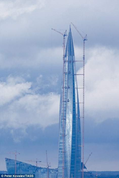 Cận cảnh tòa tháp chọc trời cao nhất châu Âu tại Nga 9