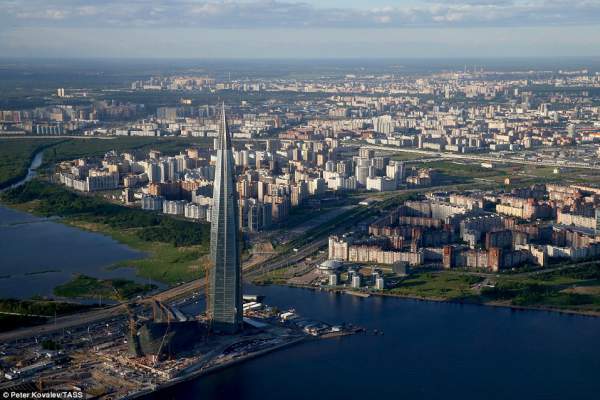 Cận cảnh tòa tháp chọc trời cao nhất châu Âu tại Nga 4