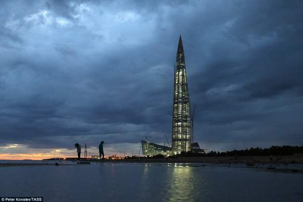 Cận cảnh tòa tháp chọc trời cao nhất châu Âu tại Nga 5
