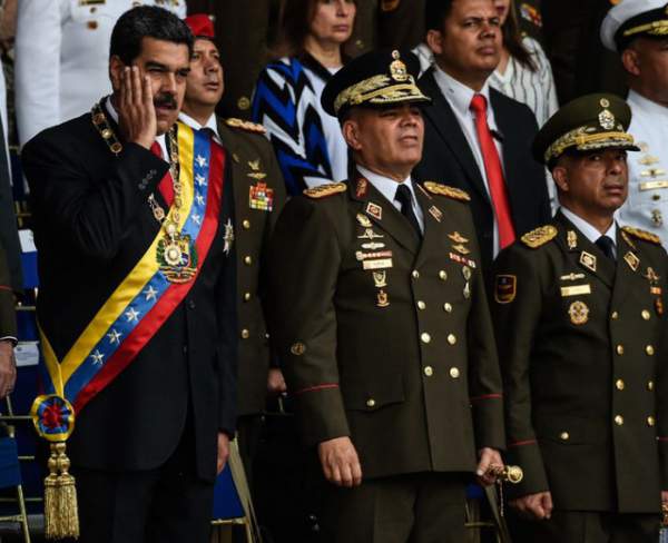 Quân đội Venezuela thề trung thành sau vụ Tổng thống bị ám sát hụt