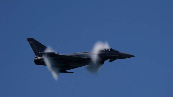 Máy bay chiến đấu NATO bắn nhầm tên lửa gần biên giới Nga
