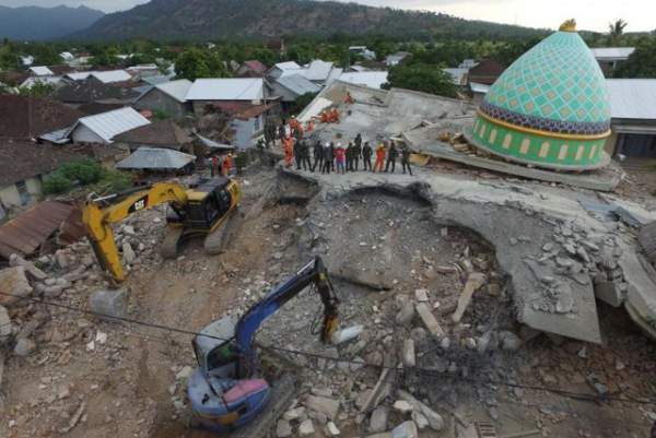 Thảm họa động đất tại Indonesia: Số người chết tăng lên 380 5