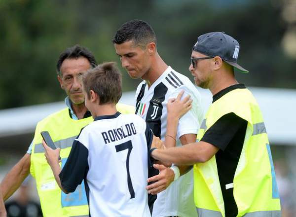 C.Ronaldo chỉ mất 8 phút để ghi bàn đầu tiên cho Juventus 13