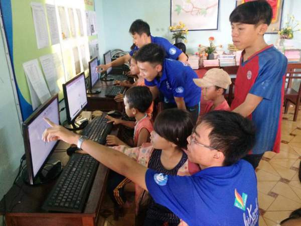 Gia Lai: Thanh niên tình nguyện lên vùng cao giúp bà con xây dựng nông thôn mới
