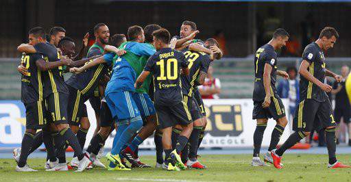 Chievo 2-3 Juventus: Màn ra mắt "vô duyên" của C.Ronaldo