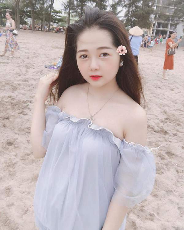 Đồng hương Văn Toàn có một fan girl bóng đá xinh đẹp thế này! 13