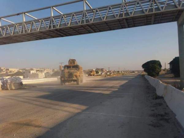 Xe quân sự Thổ Nhĩ Kỳ rầm rập tiến về Syria