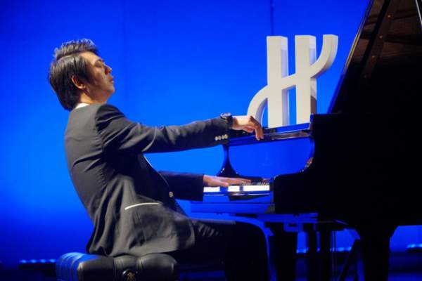 “Thần đồng piano” Lang Lang “gây thương nhớ” trên sân khấu Nhà hát lớn 2