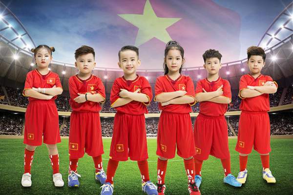 Dàn nhóc tì đáng yêu hoá “tuyển nhí” cổ vũ đội tuyển Olympic Việt Nam 3