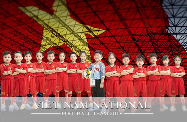 Dàn nhóc tì đáng yêu hoá “tuyển nhí” cổ vũ đội tuyển Olympic Việt Nam