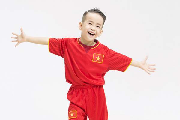 Dàn nhóc tì đáng yêu hoá “tuyển nhí” cổ vũ đội tuyển Olympic Việt Nam 8