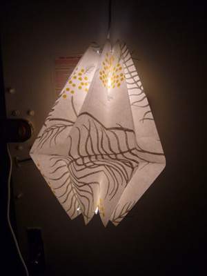 Cách làm lồng đèn Trung thu bằng giấy đơn giản mà đẹp mắt 7