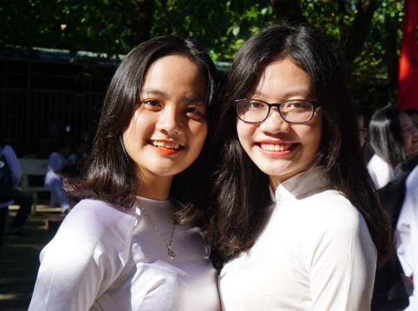 Ngắm tà áo dài trắng tinh khôi của nữ sinh trường giàu thành tích nhất Nghệ An ngày khai giảng 6