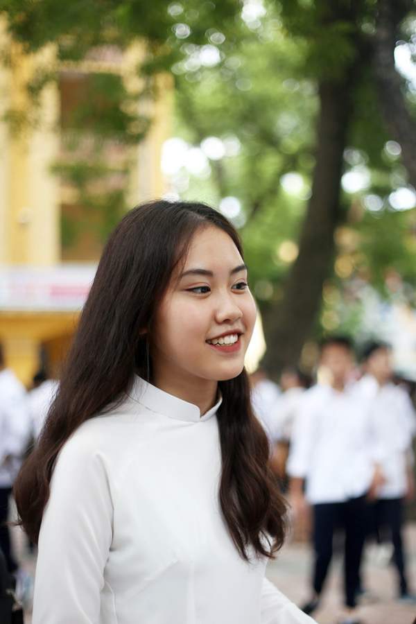 Nữ sinh trường cấp 3 Phan Đình Phùng rạng rỡ ngày khai giảng 6