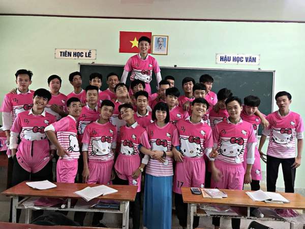 Lớp học tại Vĩnh Long gây "sốt mạng" với đồng phục Hello Kitty 5