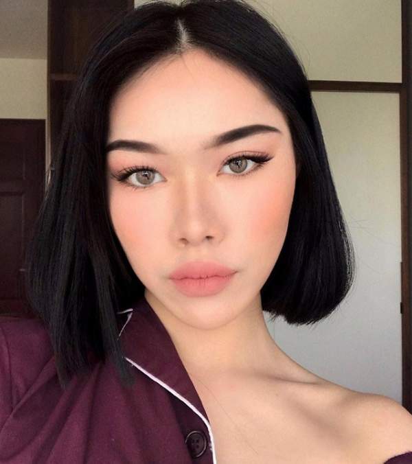 Thiếu nữ Việt xinh đẹp bị nhầm là... con lai