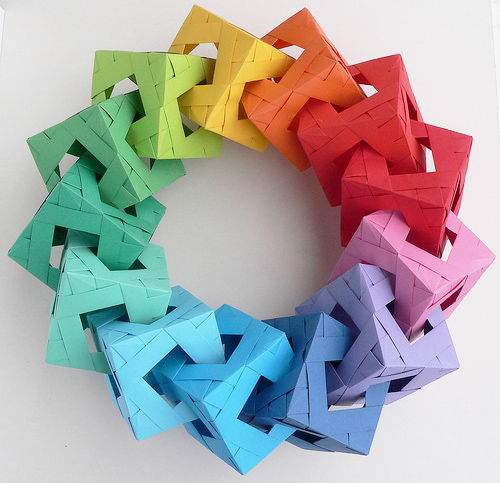 Cách làm vòng hoa giấy origami trang trí Giáng sinh 10