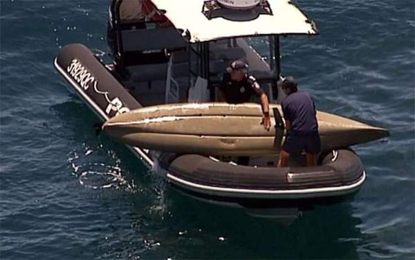 Cá mập hổ dài 4m húc lật thuyền, tấn công người ở Australia 2
