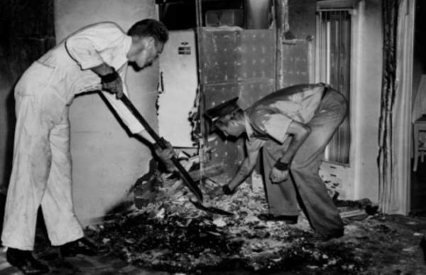 Vụ án bí ẩn: Người phụ nữ cháy rụi thành tro bụi bên trong căn hộ gần như nguyên vẹn 2