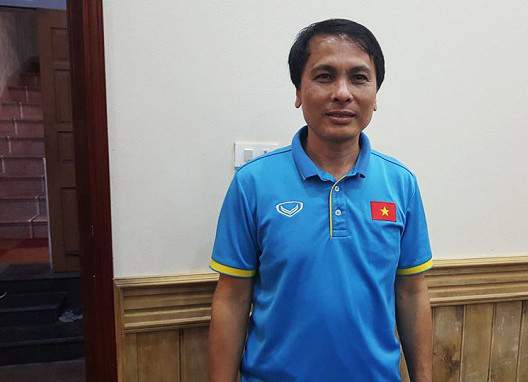 Sau chiến thắng, cầu thủ Quang Hải giản dị về thăm nhà 5