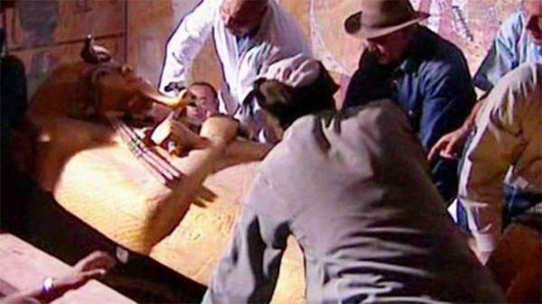 Sáu nhà khảo cổ chết bí ẩn sau khi mở quan tài Ai Cập cổ đại