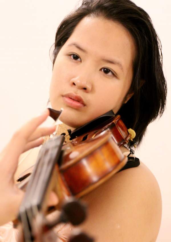 “Thần đồng” Đỗ Phương Nhi kể về mối duyên với violon khi mới 4 tuổi