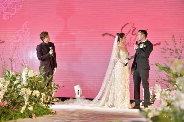 Chung Hân Đồng diện ba chiếc váy tuyệt đẹp trong hôn lễ tại Hồng Kong 4