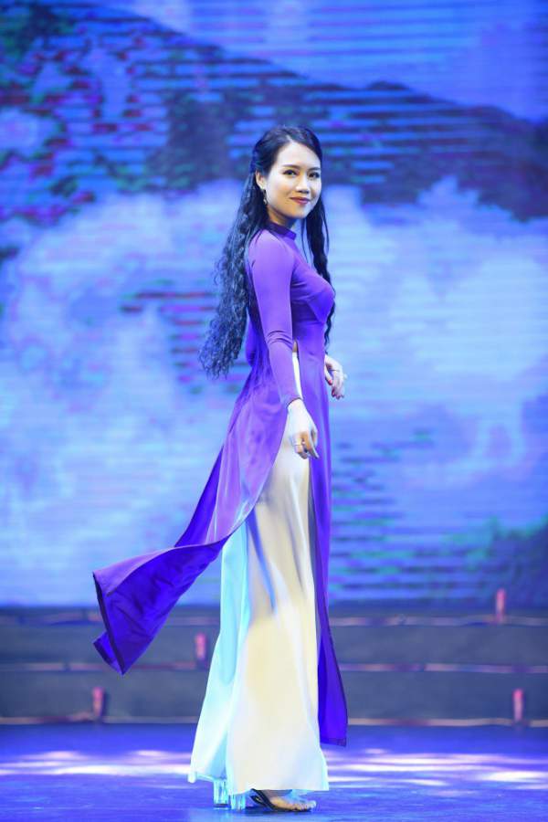 Hoa hậu Ngọc Hân nói gì về "bạn gái tin đồn" của cầu thủ Phan Văn Đức? 15