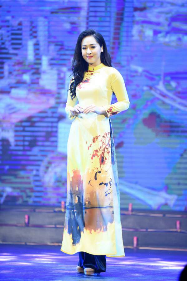 Hoa hậu Ngọc Hân nói gì về "bạn gái tin đồn" của cầu thủ Phan Văn Đức? 12