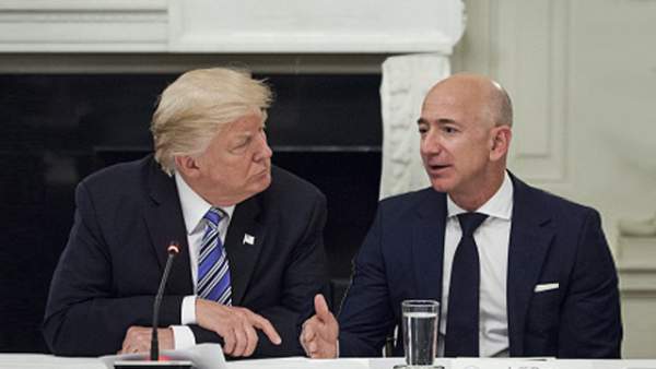 Ông Trump bị nghi liên quan tới vụ phanh phui chuyện ngoại tình của tỷ phú Amazon 2