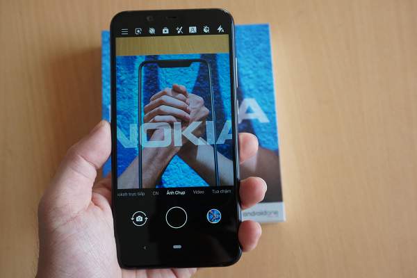 Đập hộp Nokia 8.1 - smartphone chạy Snapdragon 710 có giá rẻ nhất tại Việt Nam 6